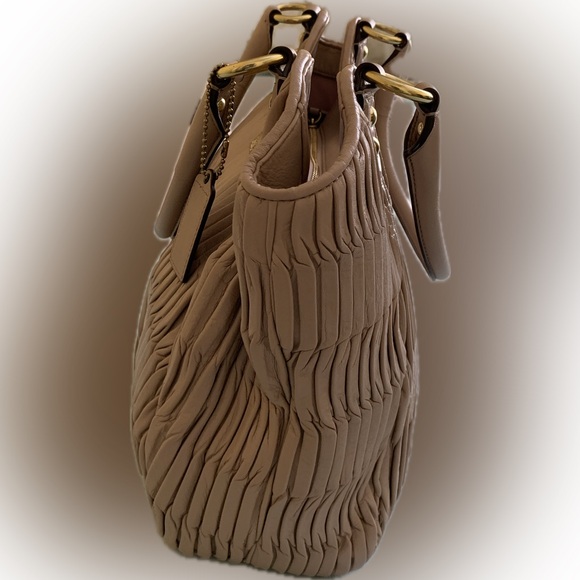 Coach NWT $689 MSRP Madison Gathered Leather Lindsey Tan Satchel - Picture 6 of 12